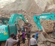 Tambang Batu Gunung Kuda Longsor, Puluhan Pekerja Tertimbun