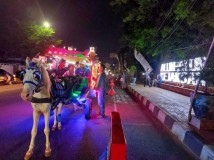 Delman Lampu Warna-warni Jadi Hiburan Murah Meriah di Tengah Kota Cirebon
