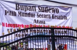 Demo Pati Ricuh, Bupati Sudewo Menolak Lepas Jabatan