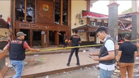 Polisi Buru Dalang dan Pelaku Penjarahan DPRD Cirebon yang Terekam CCTV