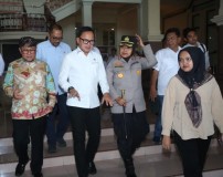 Bima Arya Pastikan Pelayanan Publik DPRD Kabupaten Cirebon Tetap Jalan Usai Perusakan