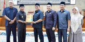 Raperda Perubahan APBD 2025, Fraksi-fraksi DPRD Kota Cirebon Sampaikan Pandangan