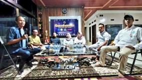 Kolaborasi Lintas Generasi Warnai “Susuhunan Sanggar Seni Ninis” di Cirebon