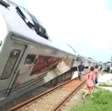 KA Purwojaya Anjlok di Bekasi, Seluruh Penumpang Selamat