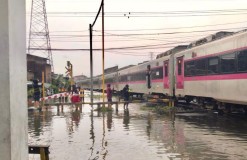 KAI Daop 3 Cirebon Ubah Jalur Perjalanan KA Imbas Banjir di Semarang