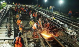 Jaga Keandalan Operasional, KAI Daop 3 Cirebon Ganti Material Jalur Rel