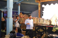 Sekjen Demokrat Herman Khaeron Dukung Pelestarian Wayang Kulit di Keraton Kanoman