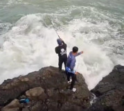 Terseret Ombak Mendadak, Dua Pemancing Hilang di Karang Selatan Sukabumi