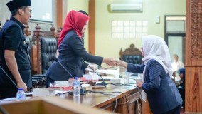 Fraksi DPRD Kabupaten Cirebon Sampaikan Pandangan Umum pada Paripurna Perubahan Perda Pajak