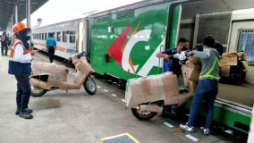 KAI Daop 3 Cirebon Layani Angkutan Motor Gratis Selama Libur Nataru
