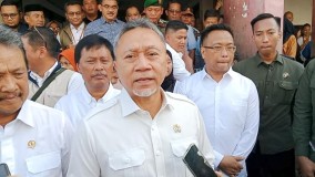 Zulkifli Hasan Pastikan Ketersediaan dan Harga Pangan Stabil di Cirebon