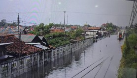 KAI Daop 3 Cirebon Alihkan Rute Kereta Akibat Luapan Air di Pekalongan