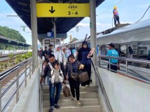 Mau Dapat Tiket KA Lebaran Lebih Hemat? Cek Jadwal dan Kuotanya di Cirebon