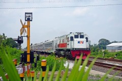 Selama Lebaran 2026, KAI Catat 171 Kereta Melintas Tiap Hari di Cirebon