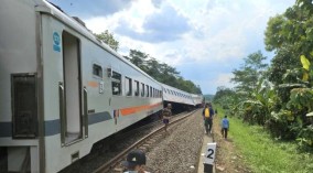 Kereta Bangunkarta Anjlok di Bumiayu, Perjalanan KA Dialihkan dan Dibatalkan
