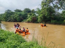 Bocah di Cirebon Hanyut di Sungai Kriyan Saat Bermain, Tim Gabungan Lakukan Pencarian