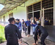 Usai Baca Ikrar Bersama, Petugas Lapas Narkotika Cirebon Langsung Geledah Kamar Hunian