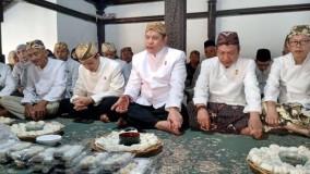 Doa Keselamatan Warnai Tradisi Apeman Keraton Kasepuhan Cirebon
