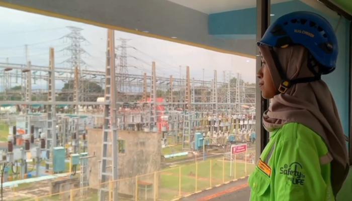 Annisa Azizzah, Srikandi PLN UPT Cirebon yang Menyalakan Semangat Kartini dari Gardu Induk Sunyaragi
