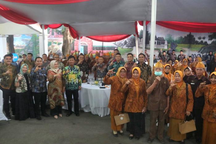 Jelang HUT ke-80 RI, Wali Kota Cirebon Sampaikan Penghormatan kepada Perintis Kemerdekaan