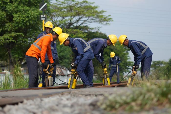 Penggantian Wesel di Cirebon, KAI Minta Maaf Atas Potensi Kelambatan KA