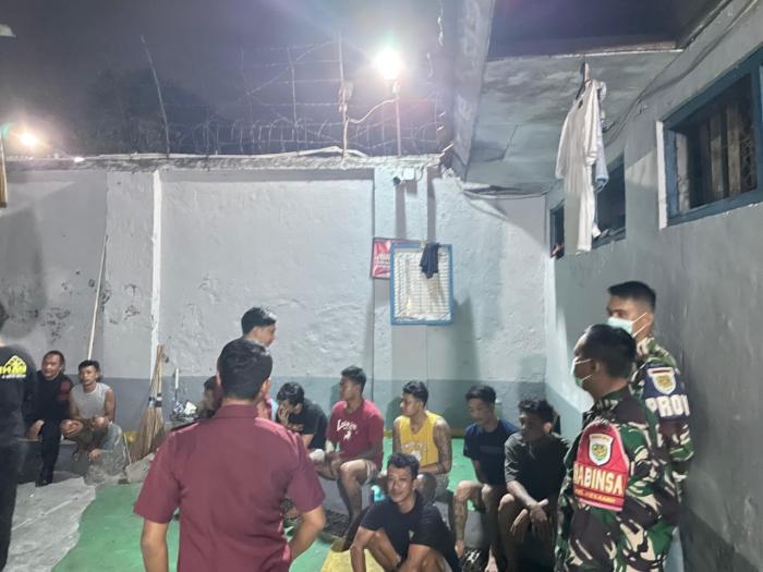 Petugas Gabungan Sisir Lapas Cirebon, Sejumlah Barang Tak Semestinya Ditemukan
