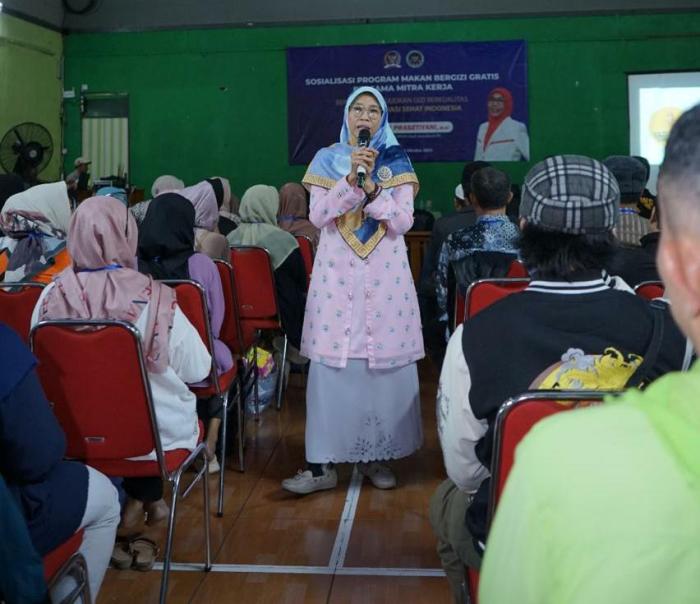 DPR dan BGN Kenalkan Program Gizi Gratis di Desa Rahayu Bandung