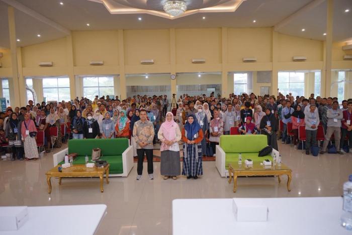 Program Makan Bergizi Gratis di Cirebon Diharapkan Jadi Penggerak Ekonomi Berbasis Komunitas