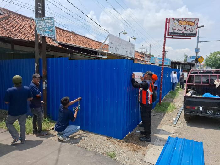 10 Kios di Lahan Aset KAI di Jatiwangi Ditertibkan