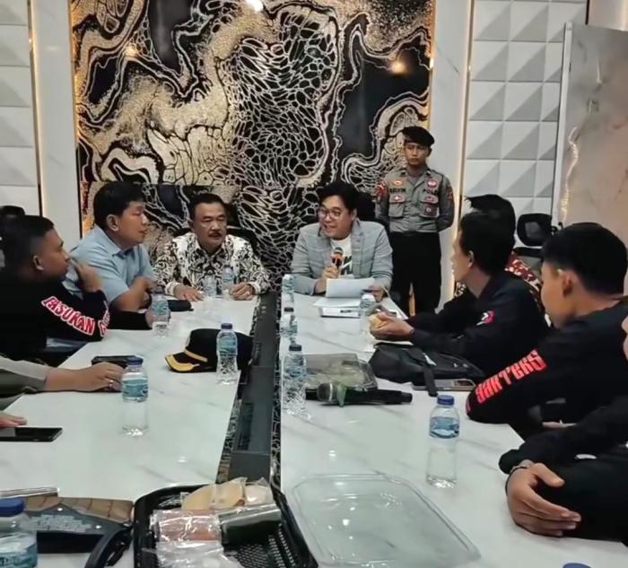DPRD Kabupaten Cirebon Fasilitasi Dialog Buruh soal UMSK 2026