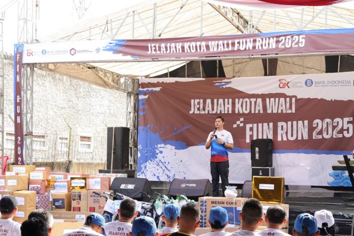 Jelajah Kota Wali Fun Run 2025, OJK dan BI Ajak Warga Cirebon Melek Keuangan