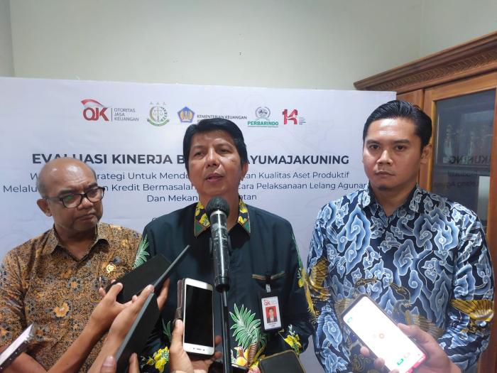 OJK Cirebon Evaluasi Kinerja BPR, Kredit Bermasalah Jadi Fokus Pembahasan