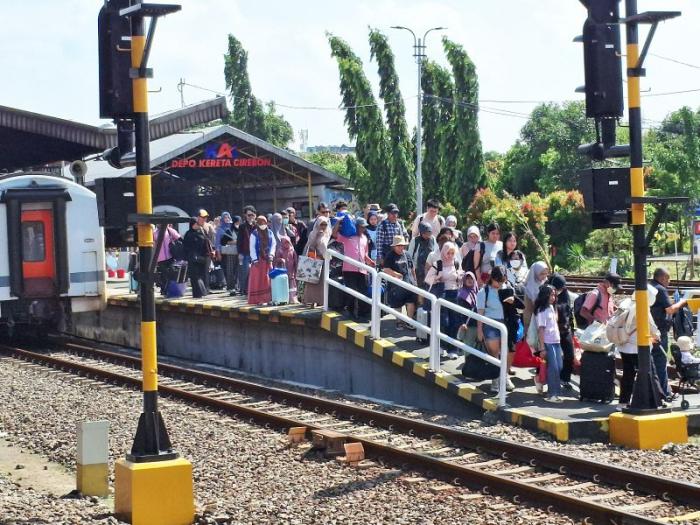 Tiket KA Cirebon Fakultatif dan Diskon 30 Persen KA Ekonomi Masih Tersedia