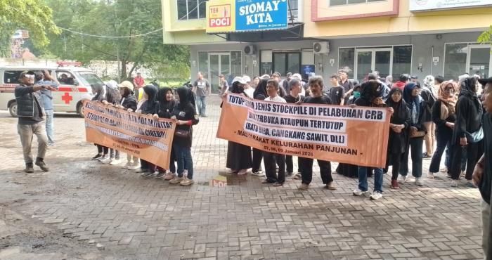 Aktivitas Stockpile Batubara dan Cangkang Sawit di Pelabuhan Cirebon Diprotes Warga