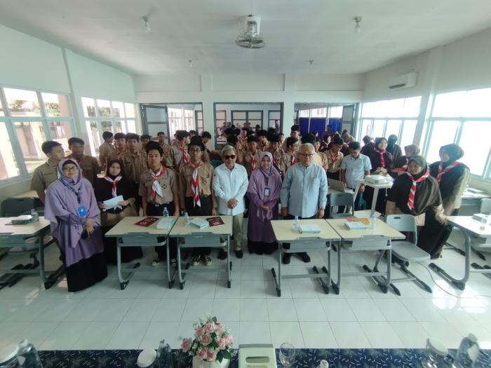 Di SMK Informatika Al Irsyad Cirebon, Kardaya Warnika Tekankan Nilai Kebangsaan di Era Digital