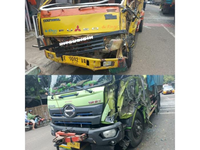 Dump Truk dan Tronton Tabrakan di Jalan Diponegoro Cirebon, Satu Sopir Luka Ringan