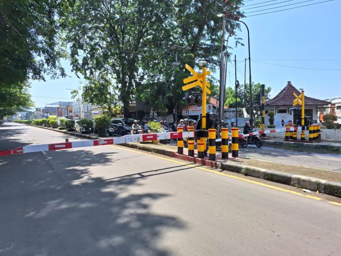 Perlintasan JPL 200 Krucuk Kini Gunakan Palang Pintu Empat Sisi