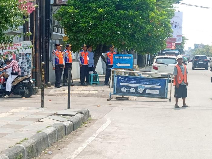 Berulang Kali Ditertibkan, Parkir Liar di Kota Cirebon Masih Saja Membandel