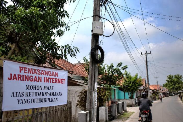 Warga Desa Bulak Pertanyakan Dana Kompensasi Pemasangan Tiang Internet