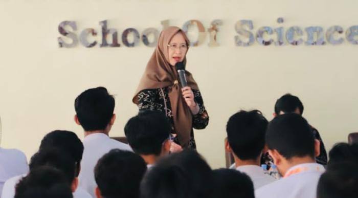 Ketua Fraksi Demokrat DPRD Jabar dr Ratnawati Terima Apresiasi Sekar Agni Negeri