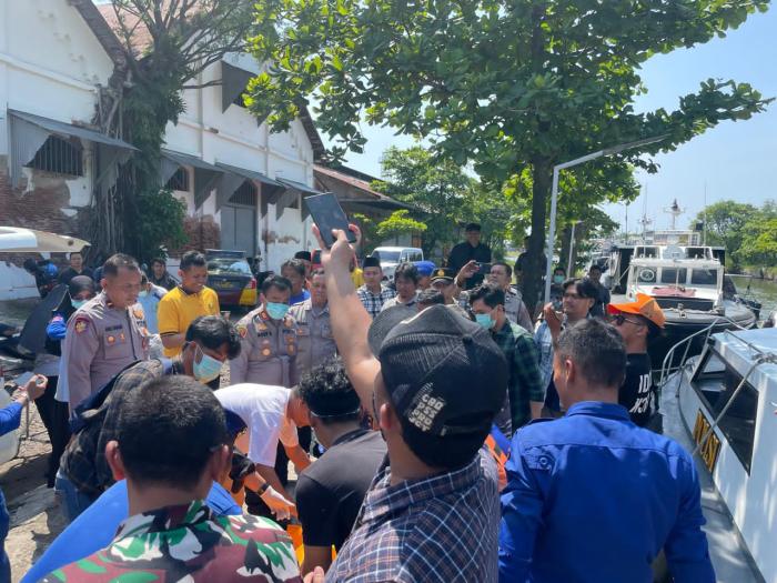 Polisi Selidiki Penemuan Mayat Tanpa Identitas di Laut Cirebon