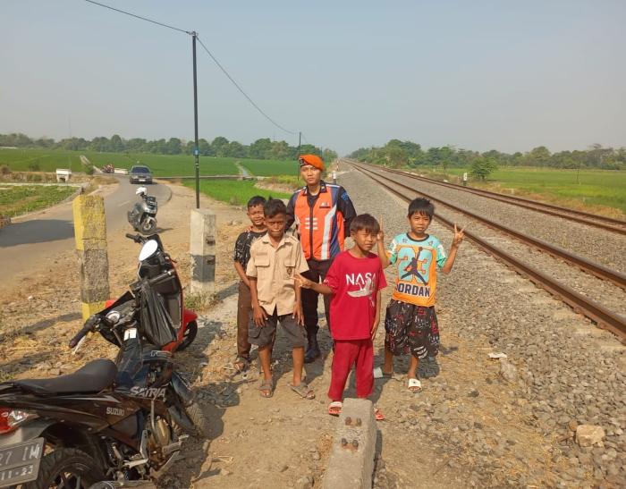 KAI Daop 3 Cirebon Siagakan 271 Personel Pengamanan di Stasiun dan Jalur Kereta
